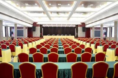 體驗(yàn)鄭州市嵩山飯店 花園式環(huán)境與專業(yè)宴會會議接待服務(wù)